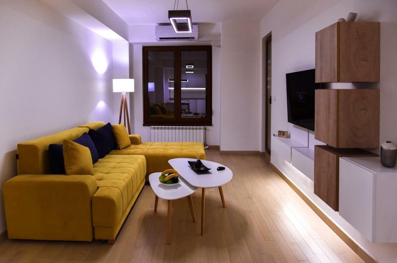Lux Flatiron *